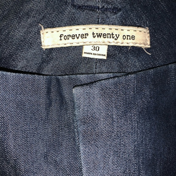 Jeans - Picture 1 of 3